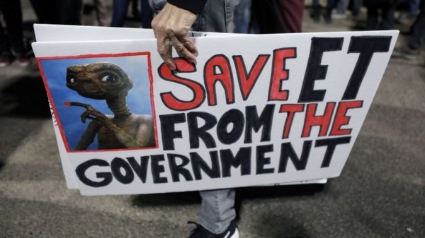 
                              Hundreds of Earthlings descend on Area 51 after internet joke
                      